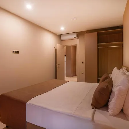 Prive & - Adults Only 16 Апарт-готель