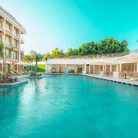 Prive & - Adults Only 16 Апарт-готель 4*