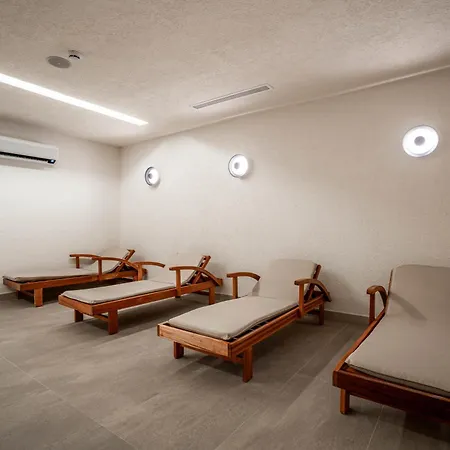 Prive & - Adults Only 16 시데