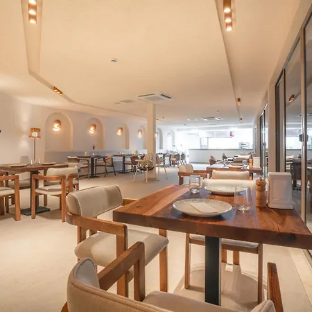 Prive & - Adults Only 16 Apartahotel 4*