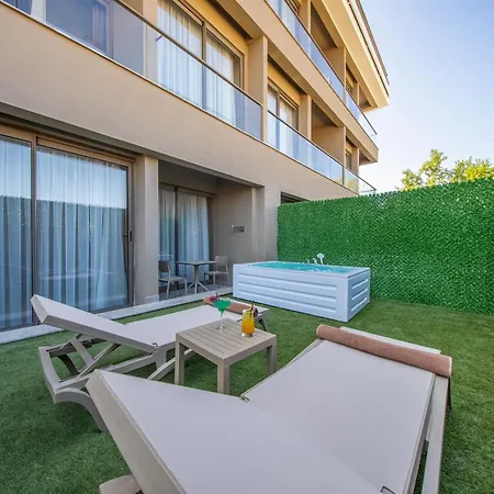 Prive & - Adults Only 16 Apartmanhotel 4*