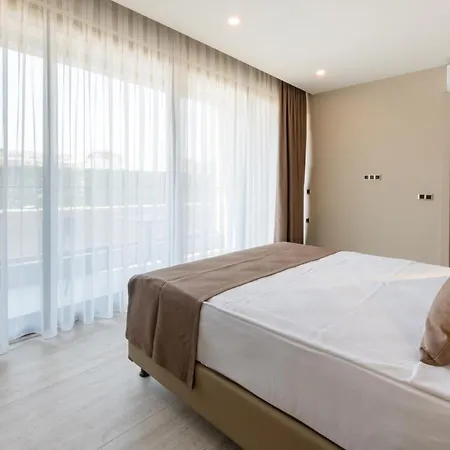 Prive & - Adults Only 16 Апарт-готель