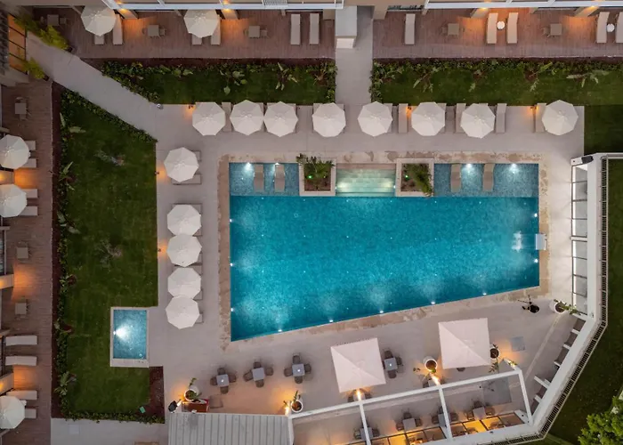 Prive & - Adults Only 16 Side