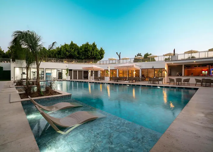 Prive & - Adults Only 16 Side