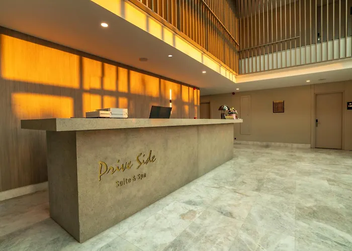 Prive & - Adults Only 16 Side