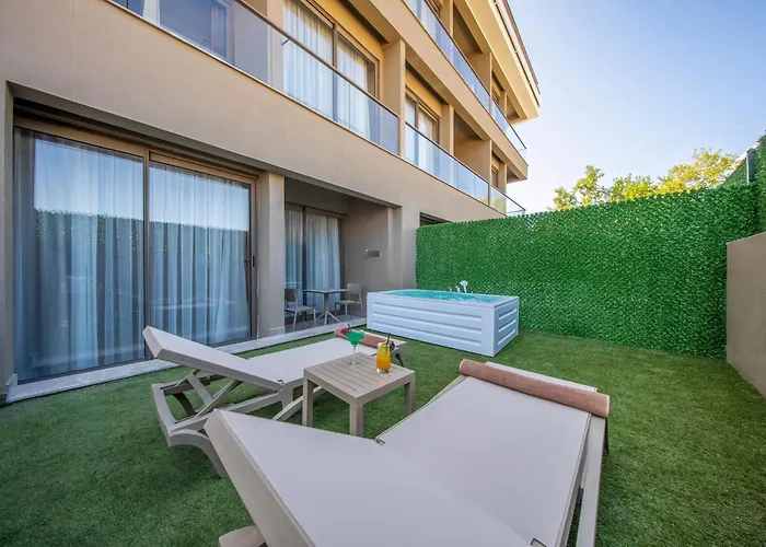 Prive & - Adults Only 16 Aparthotel 4*