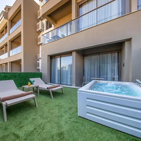 Prive & - Adults Only 16 アパートホテル シダ