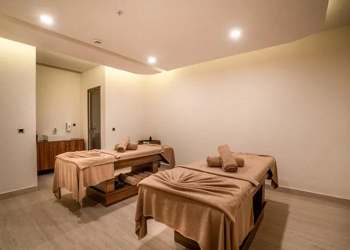 Prive & - Adults Only 16 4* 시데