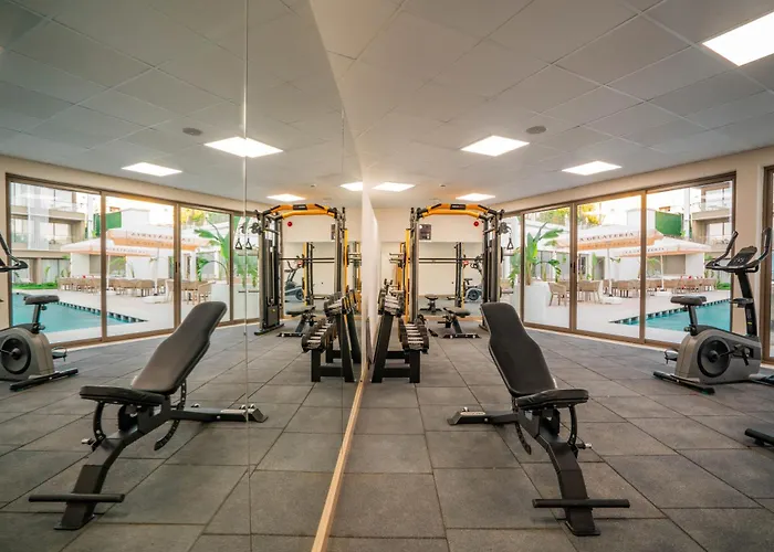 Prive & - Adults Only 16 Сиде